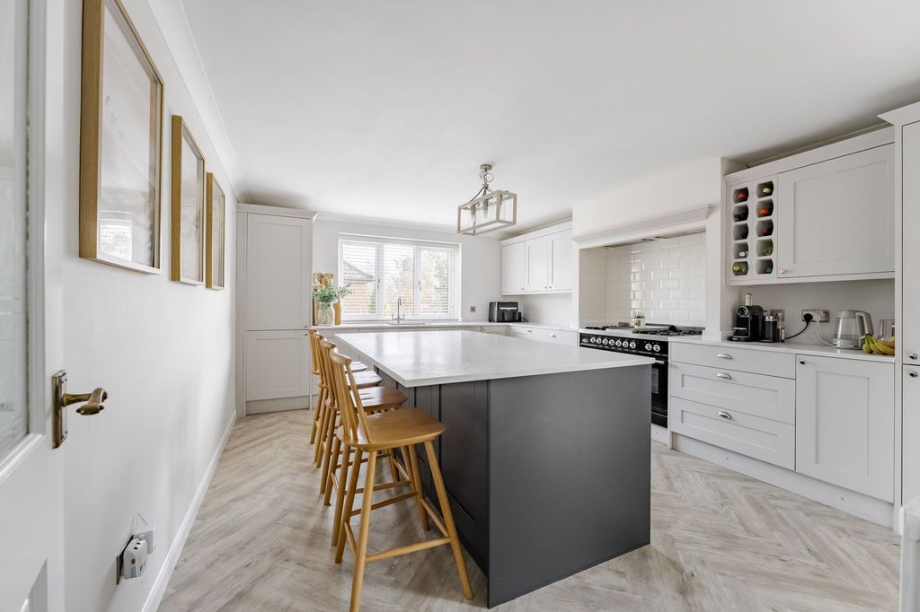 Property photo 3 of 25