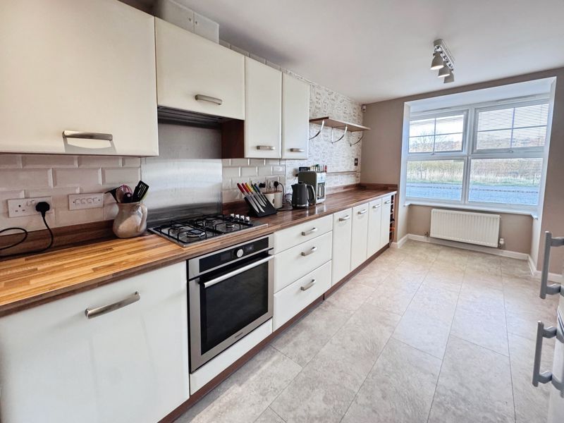 Property photo 3 of 13 Photo 8