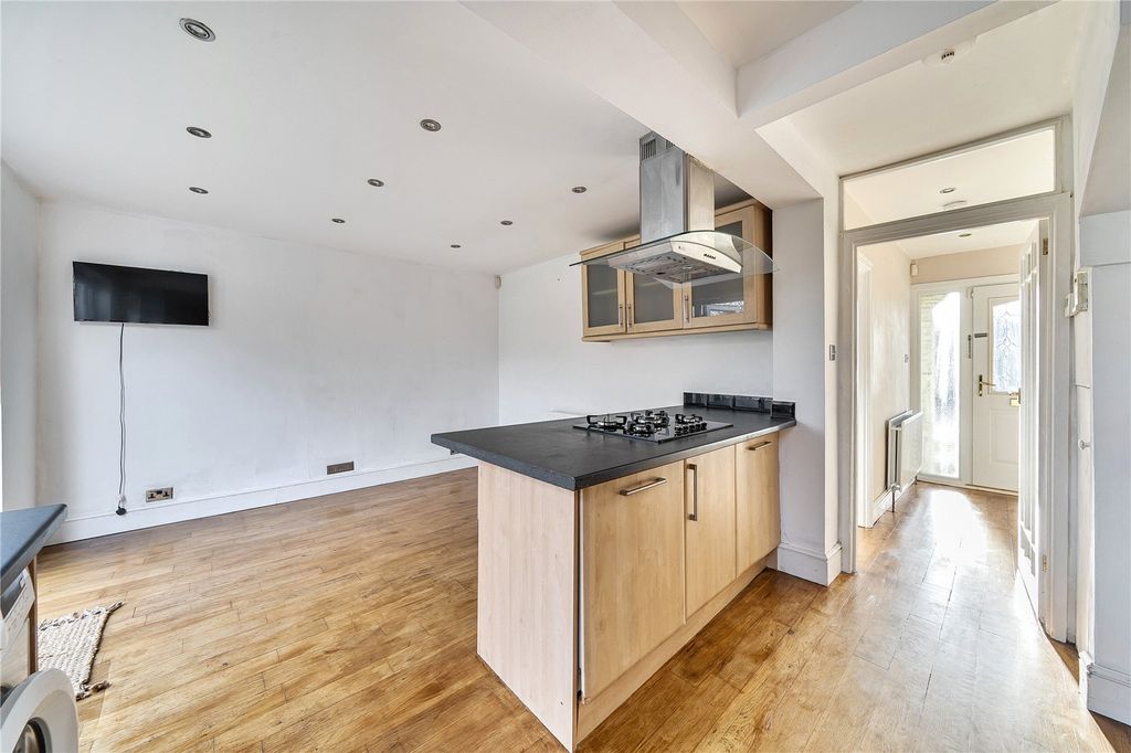Property photo 2 of 18 Picture No. 04