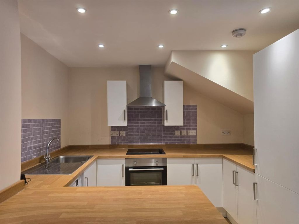 Property photo 3 of 8 H7.Jpg