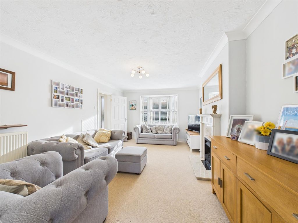 Property photo 2 of 16 Cam02435G0-Pr0099-Still011.Jpg