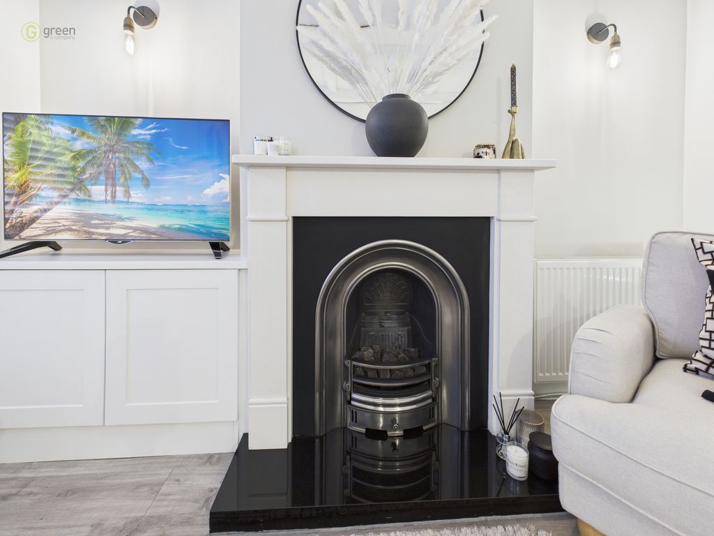 Property photo 3 of 43 Cam01332G0Pr0644Still018