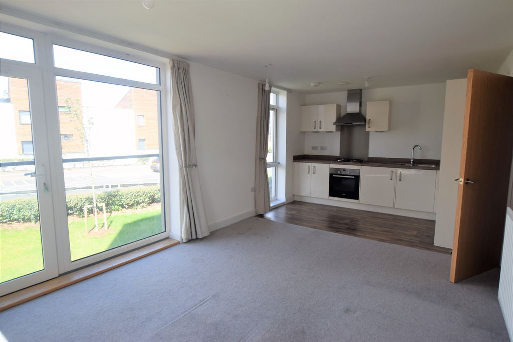 Property photo 2 of 10 Photo 02