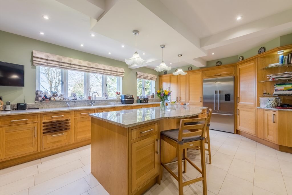 Property photo 3 of 22 Image