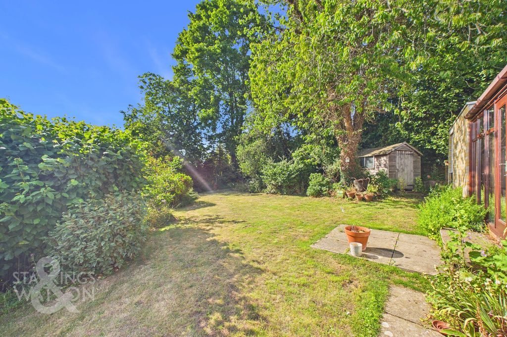 Property photo 2 of 34