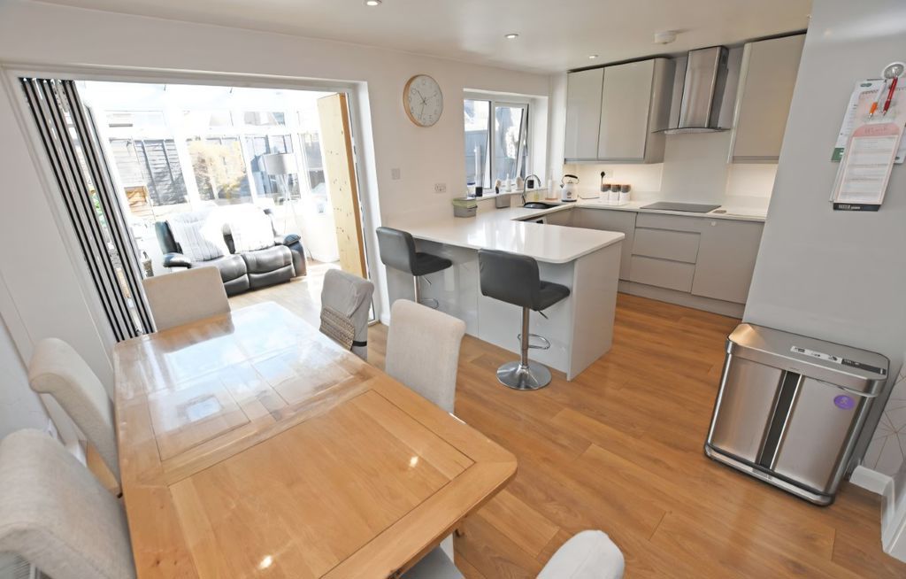 Property photo 3 of 18 Photo 2