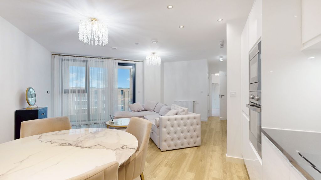 Property photo 2 of 16