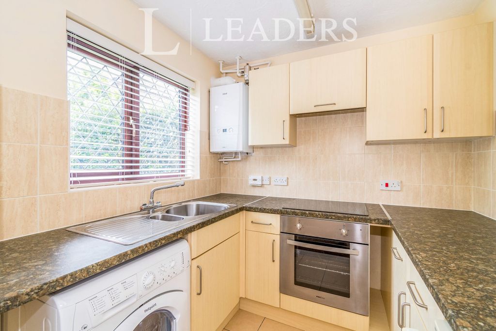 Property photo 2 of 8 Kitchen