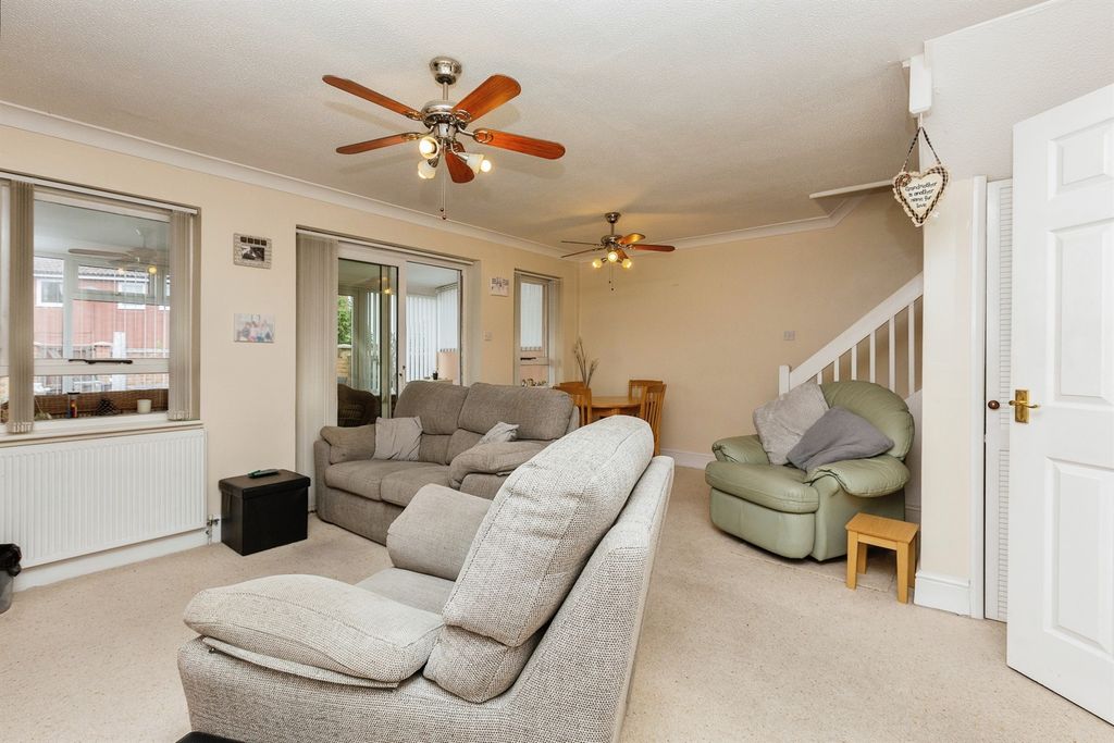 Property photo 3 of 15