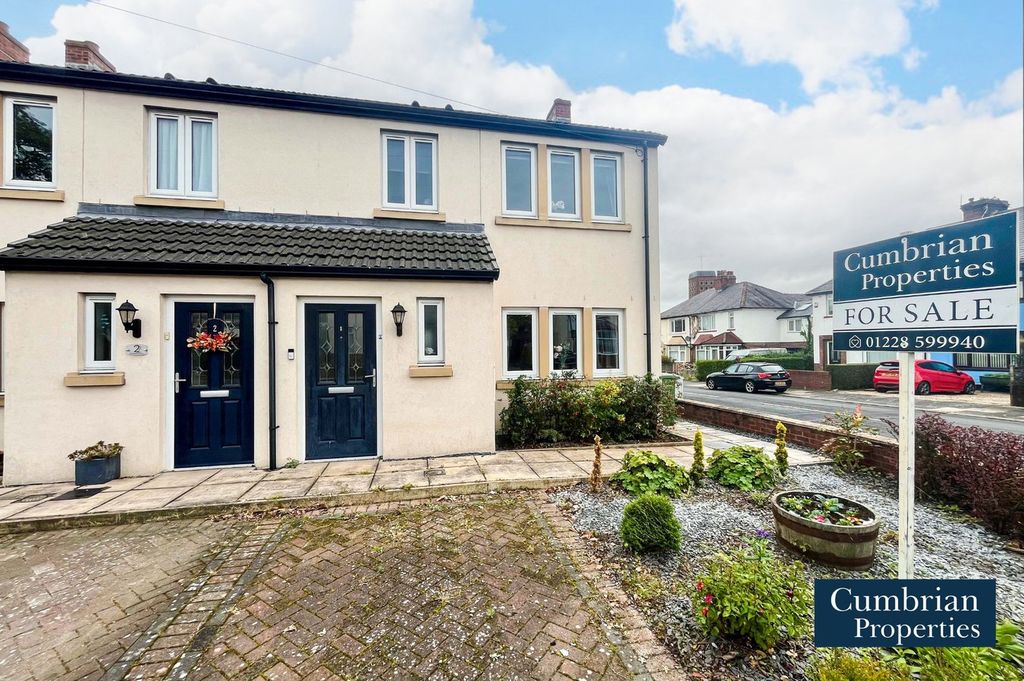 Property photo 1 of 17 External