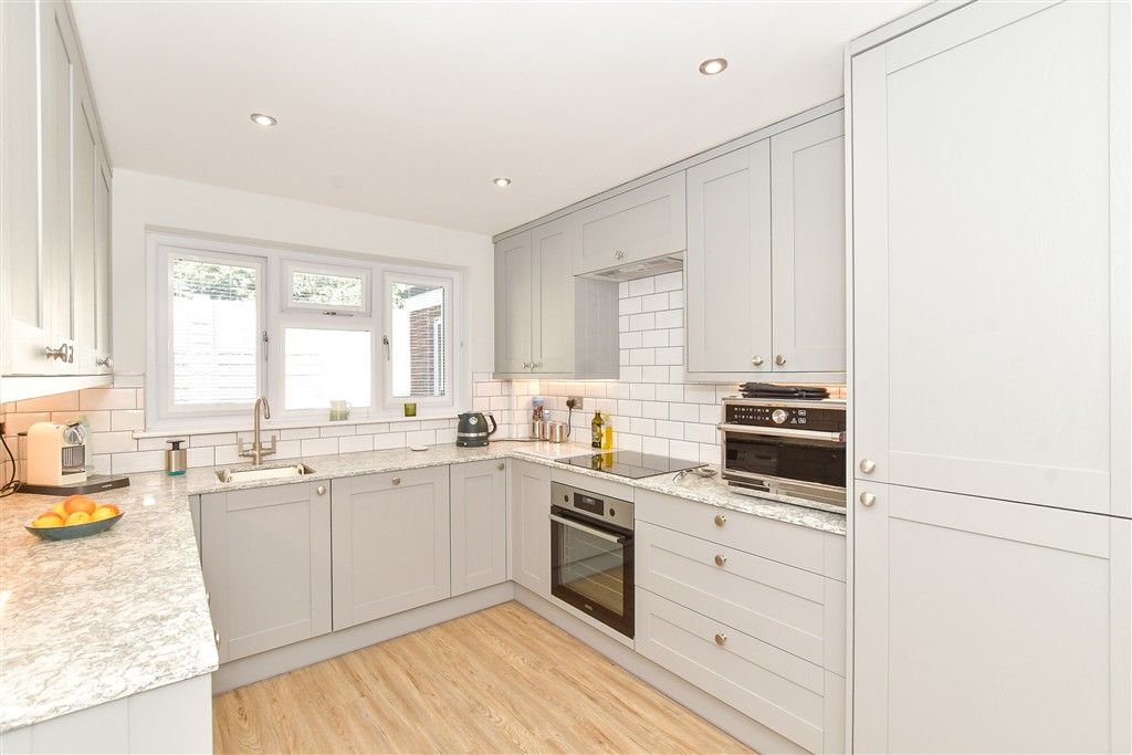 Property photo 2 of 13 Kitchen