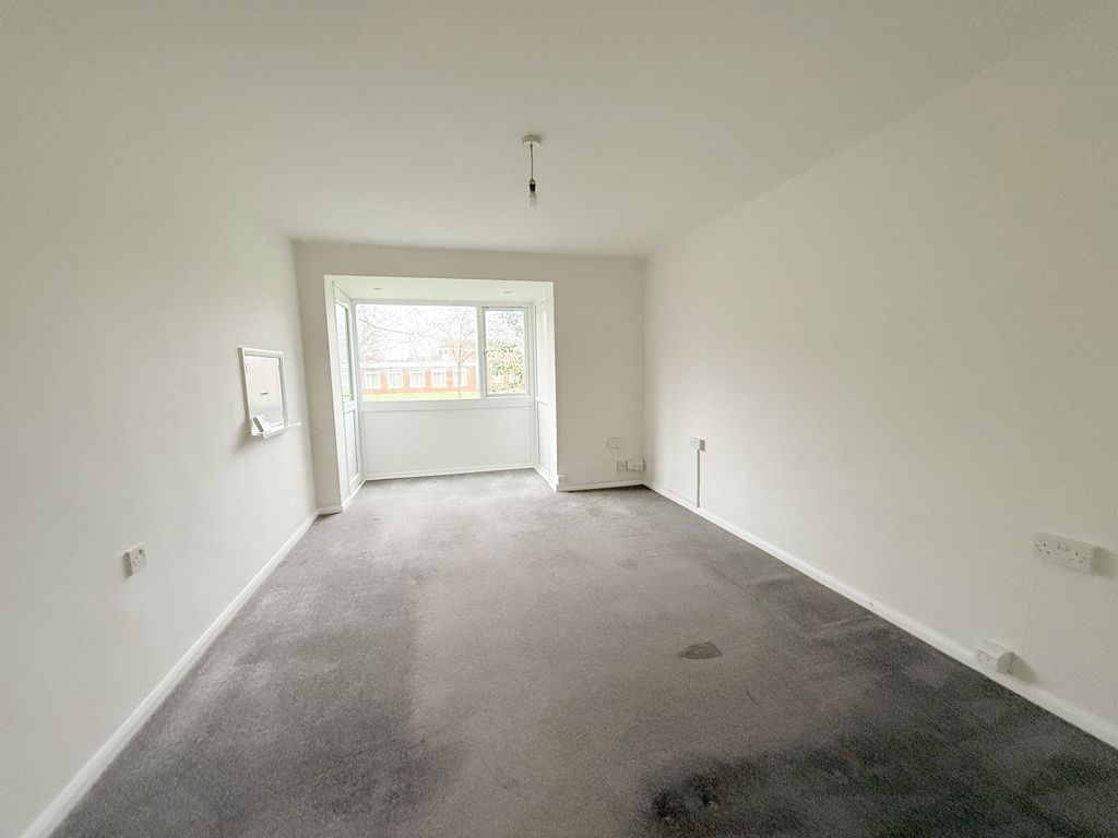 Property photo 3 of 7 Photo 8