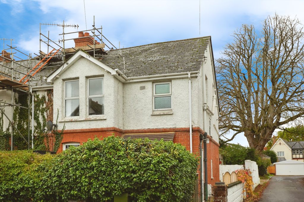 Property photo 2 of 20