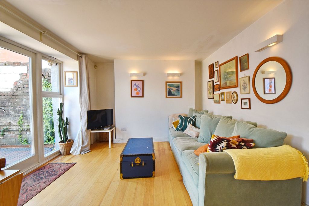 Property photo 2 of 15 Picture No. 08