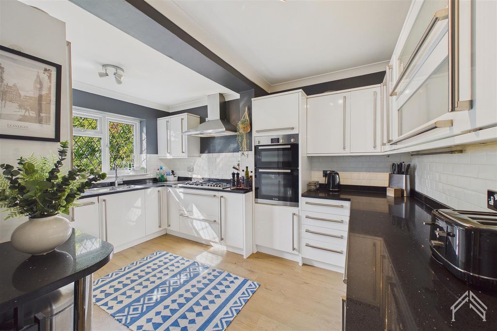 Property photo 3 of 22 Cam02700G0-Pr0467-Still025.Jpg