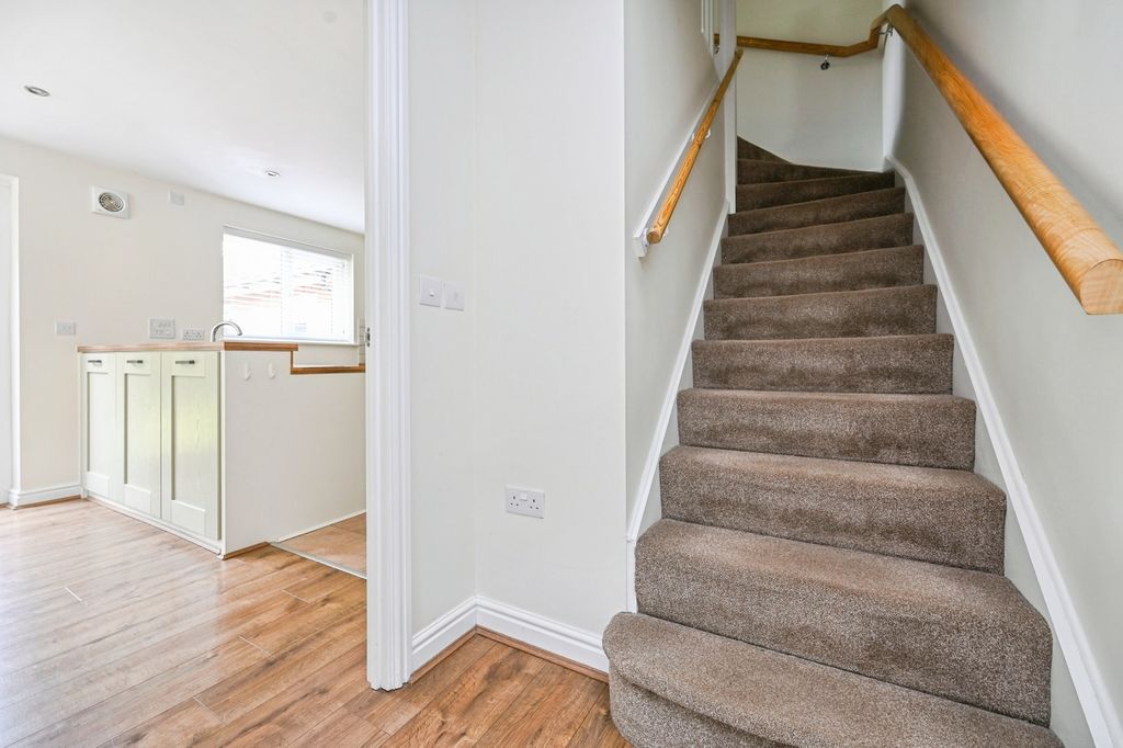 Property photo 2 of 19 Pbox-Img.Jpg
