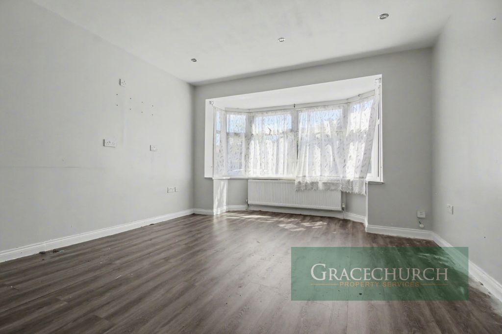Property photo 2 of 17 Gallery