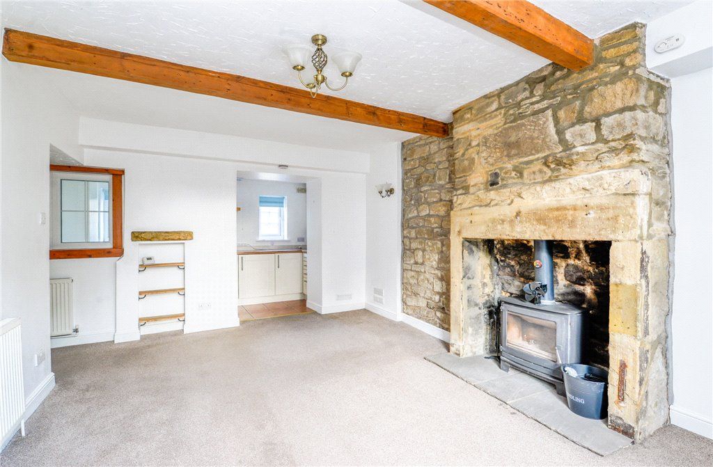 Property photo 3 of 16 Lounge