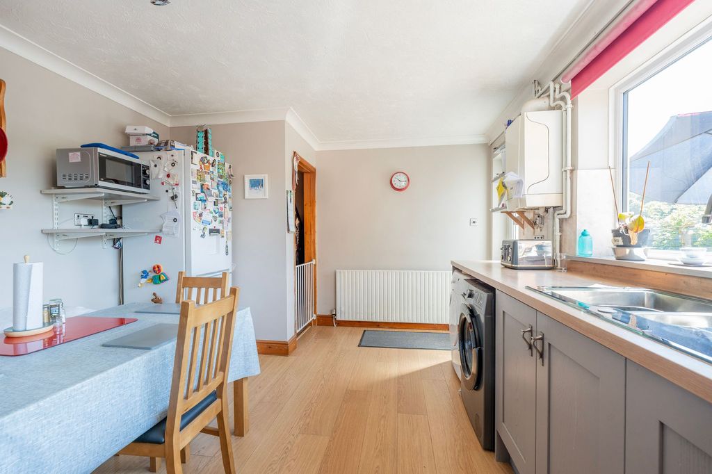 Property photo 3 of 22