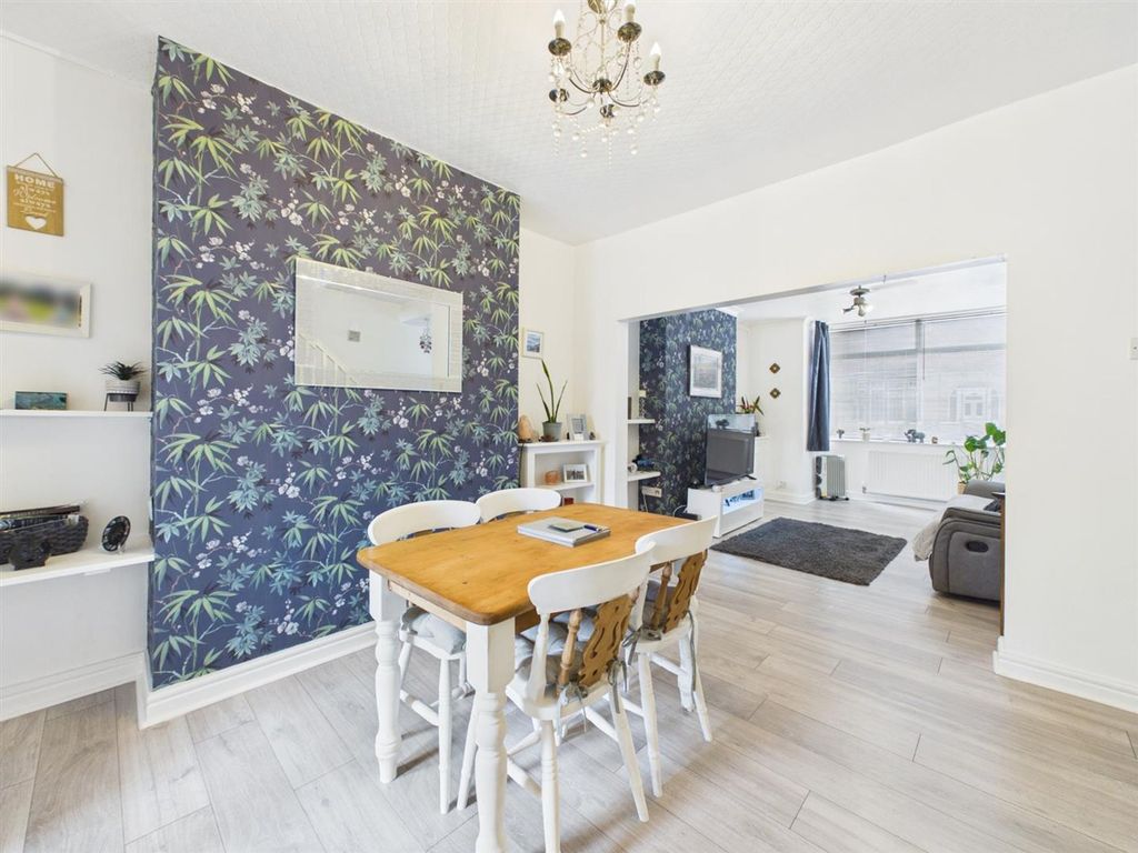 Property photo 3 of 13 Dining Area