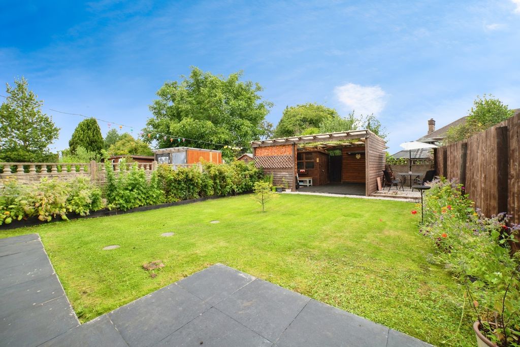 Property photo 2 of 17 Photo