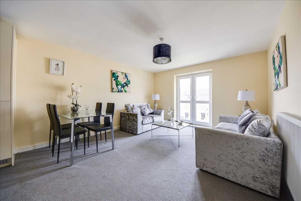 Property photo 2 of 9