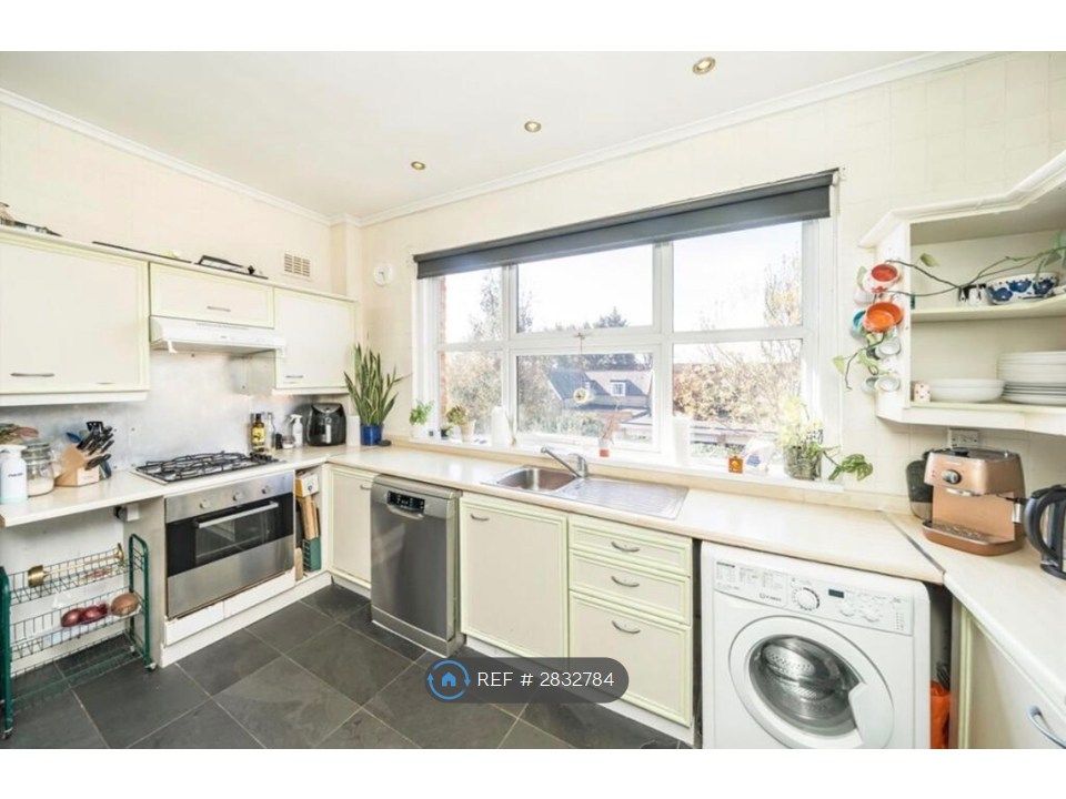 Property photo 2 of 5 Kitchen