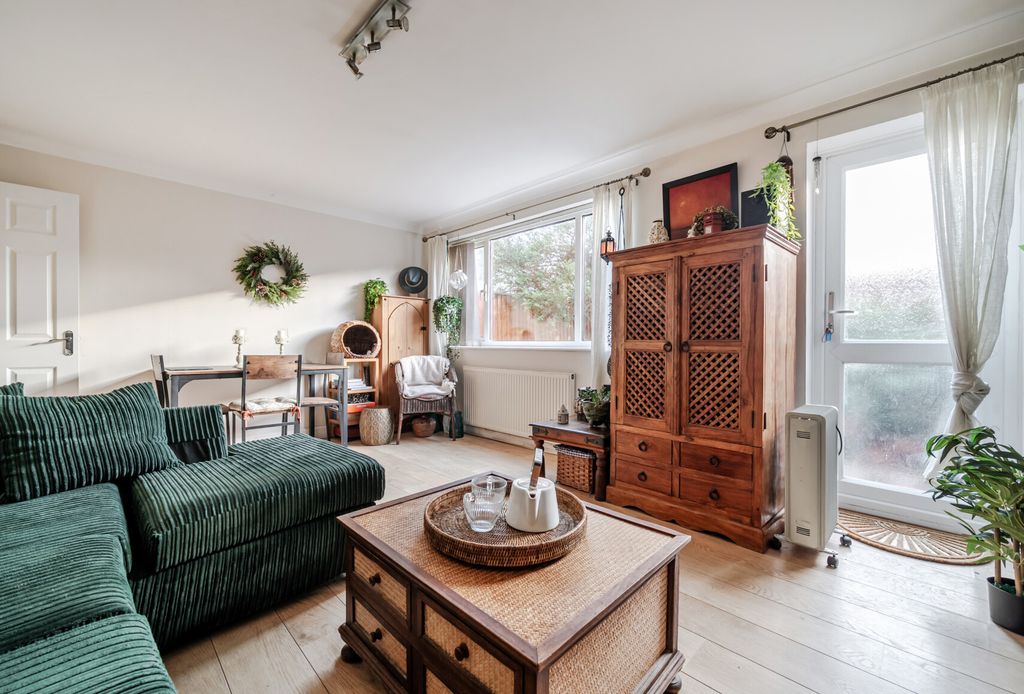 Property photo 3 of 10 1389155-4-6945403...