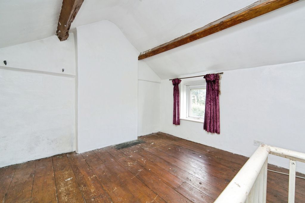 Property photo 3 of 16 Photo