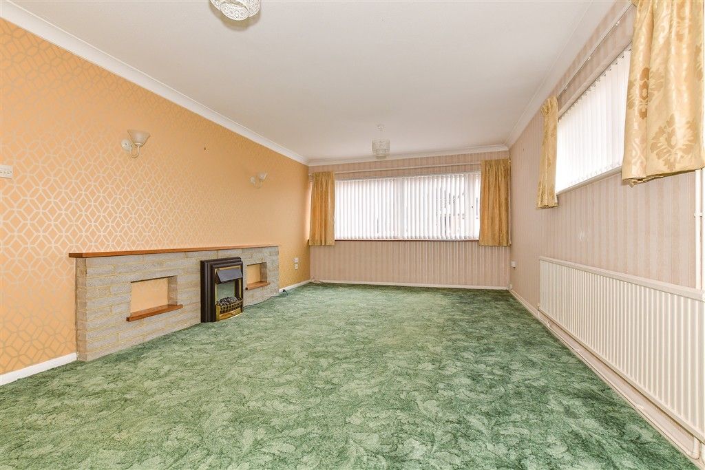 Property photo 3 of 9 Lounge/Diner