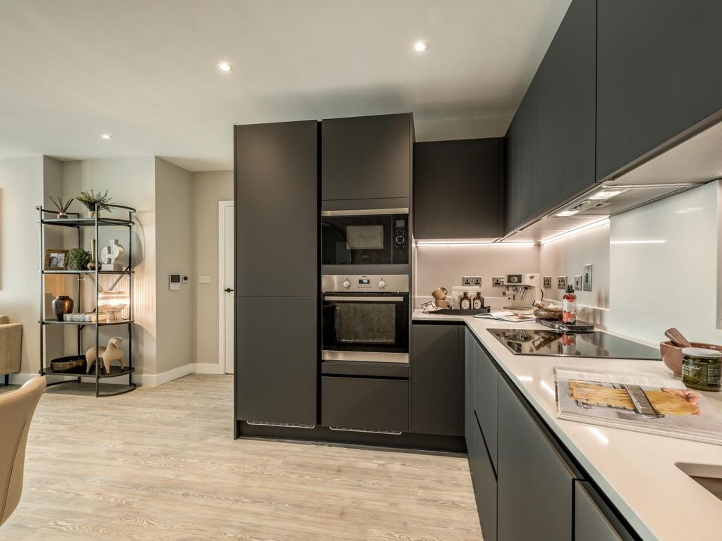 Property photo 3 of 11 Kew Bridge Rise, Wren House, Kitchen Appliances