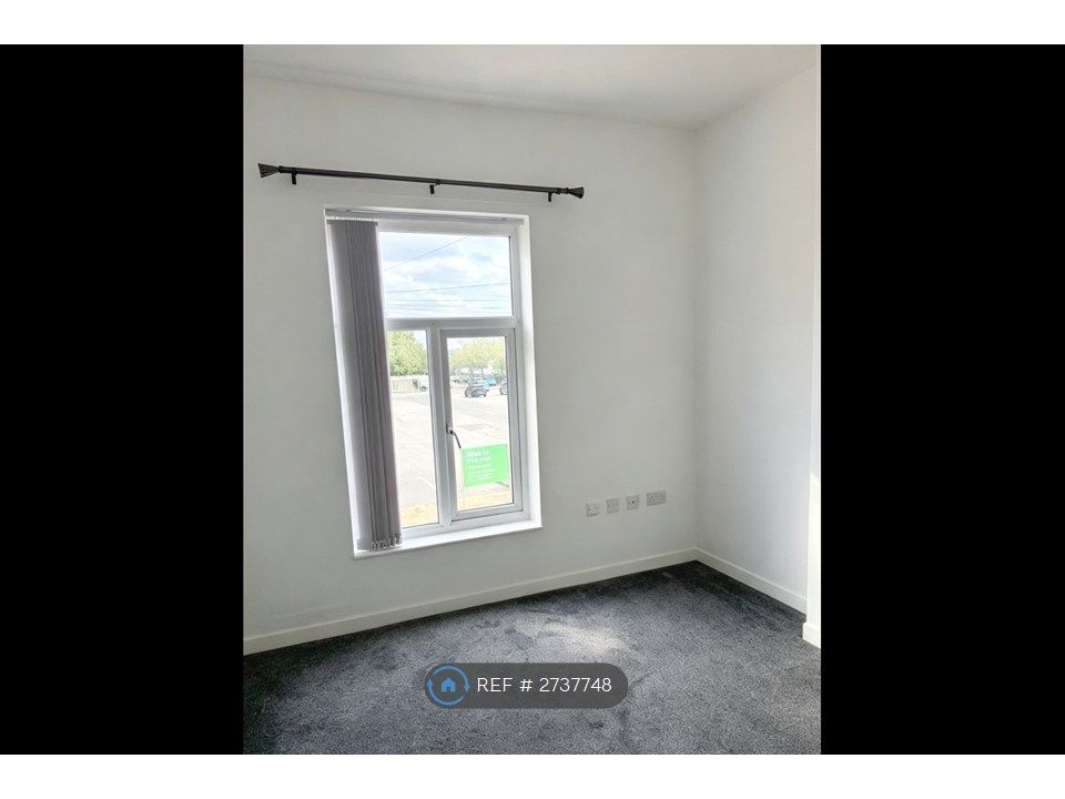 Property photo 3 of 11 Bedroom 3