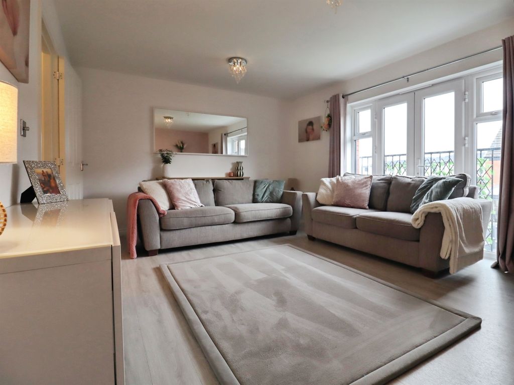 Property photo 3 of 19