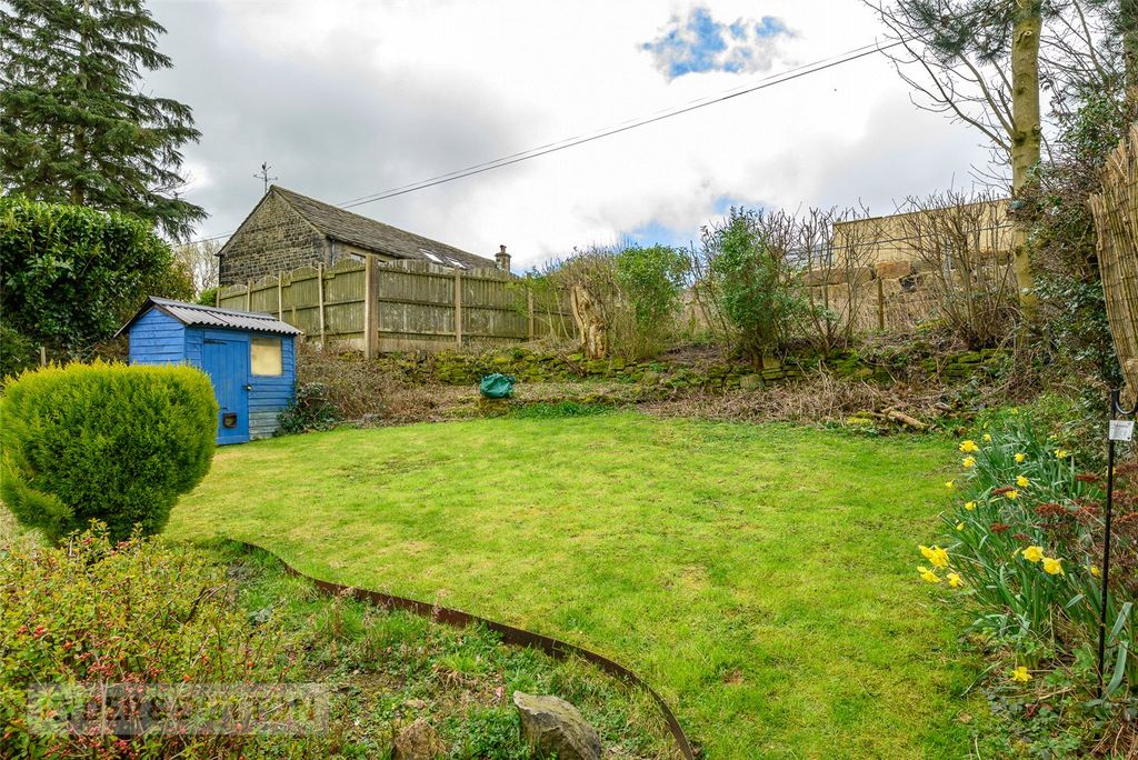 Property photo 2 of 22 Garden