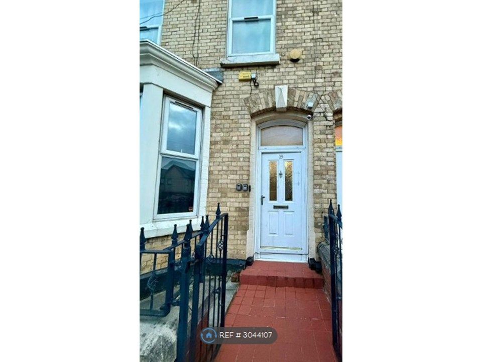 Property photo 2 of 8