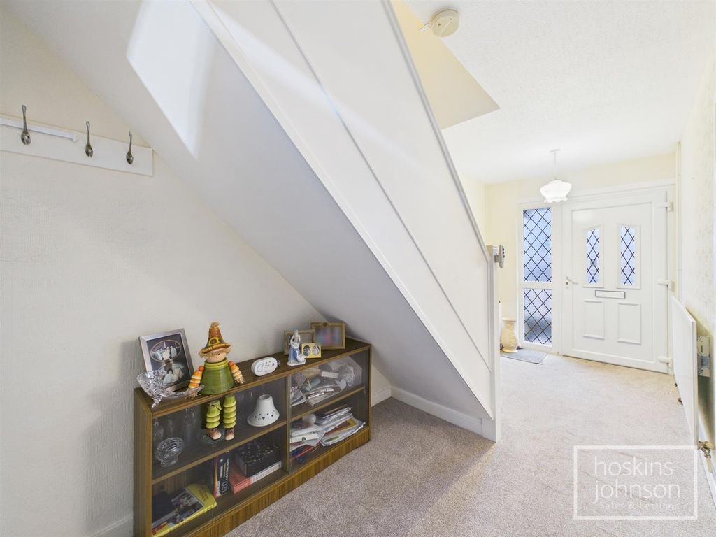 Property photo 3 of 24 Entrance Hall