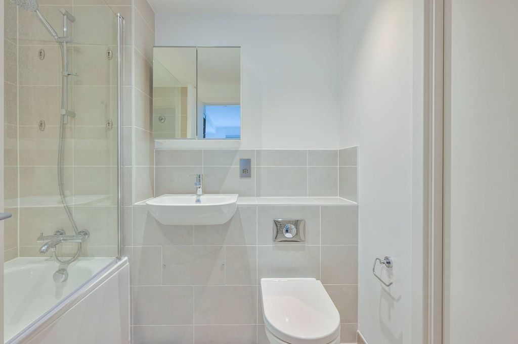 Property photo 1 of 3