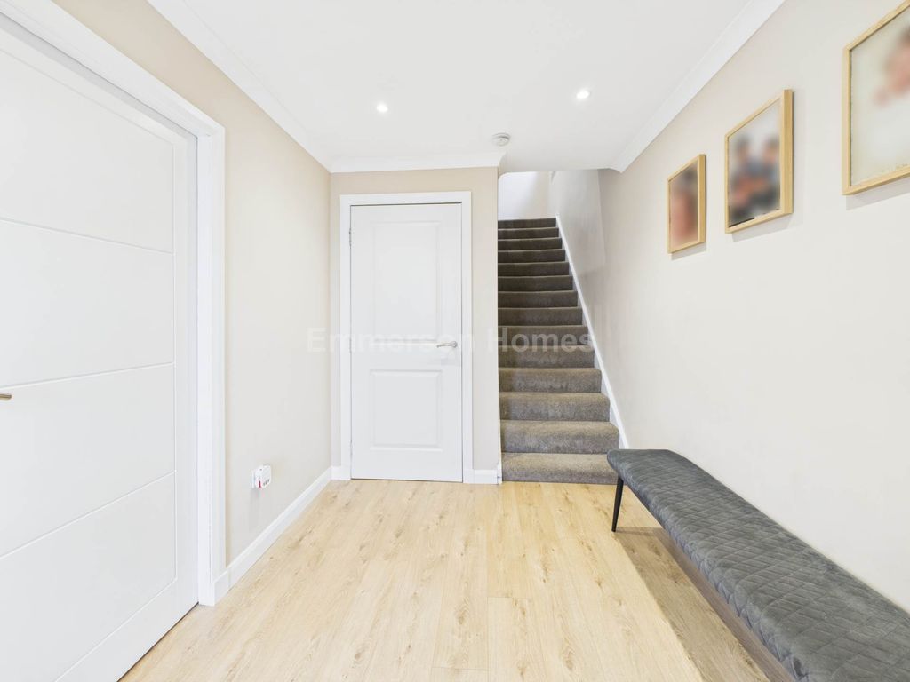 Property photo 3 of 24