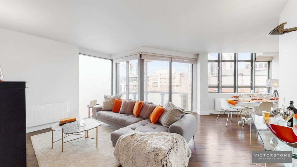 Property photo 2 of 19 2155213