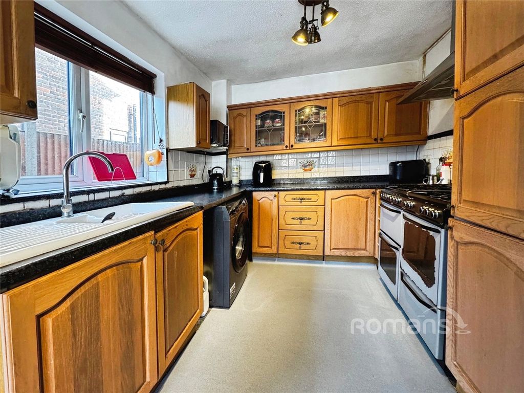 Property photo 3 of 13 Kitchen