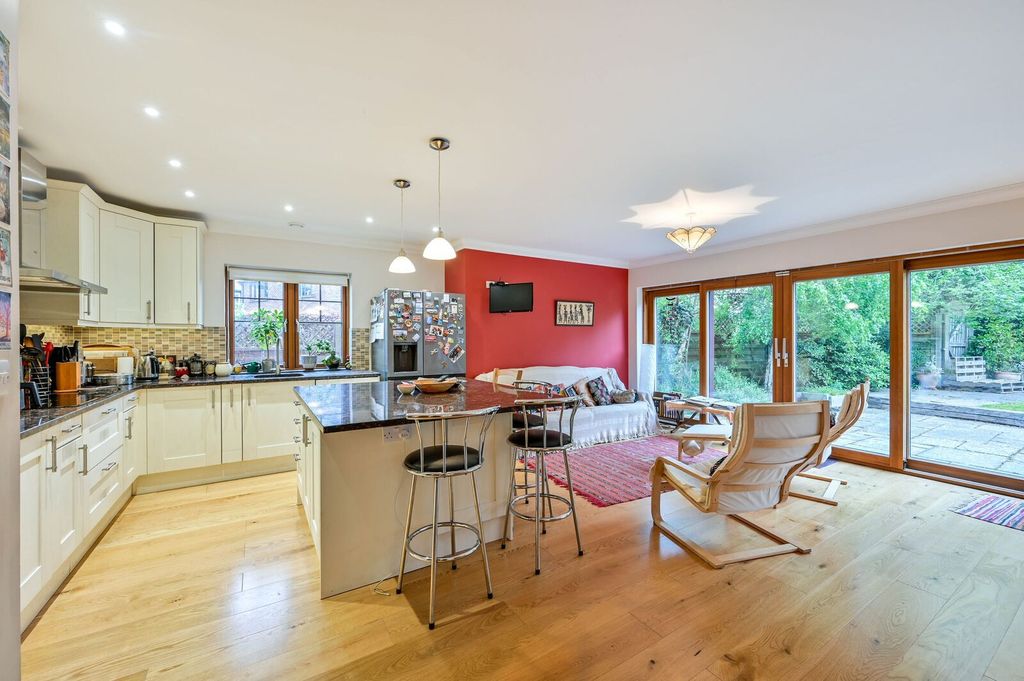 Property photo 1 of 35