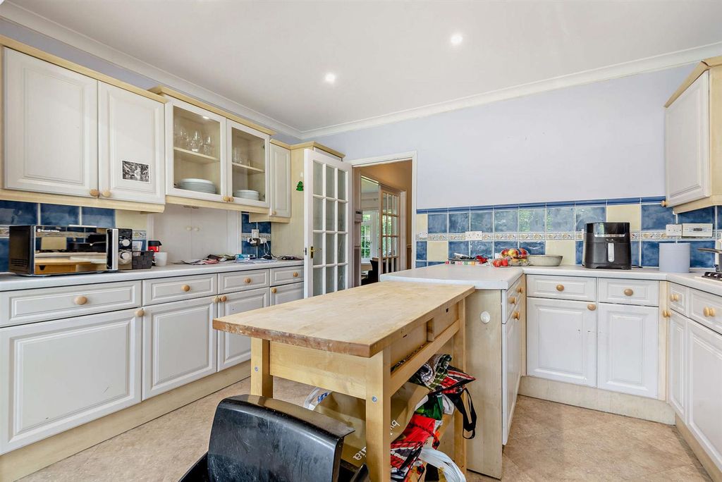 Property photo 3 of 14