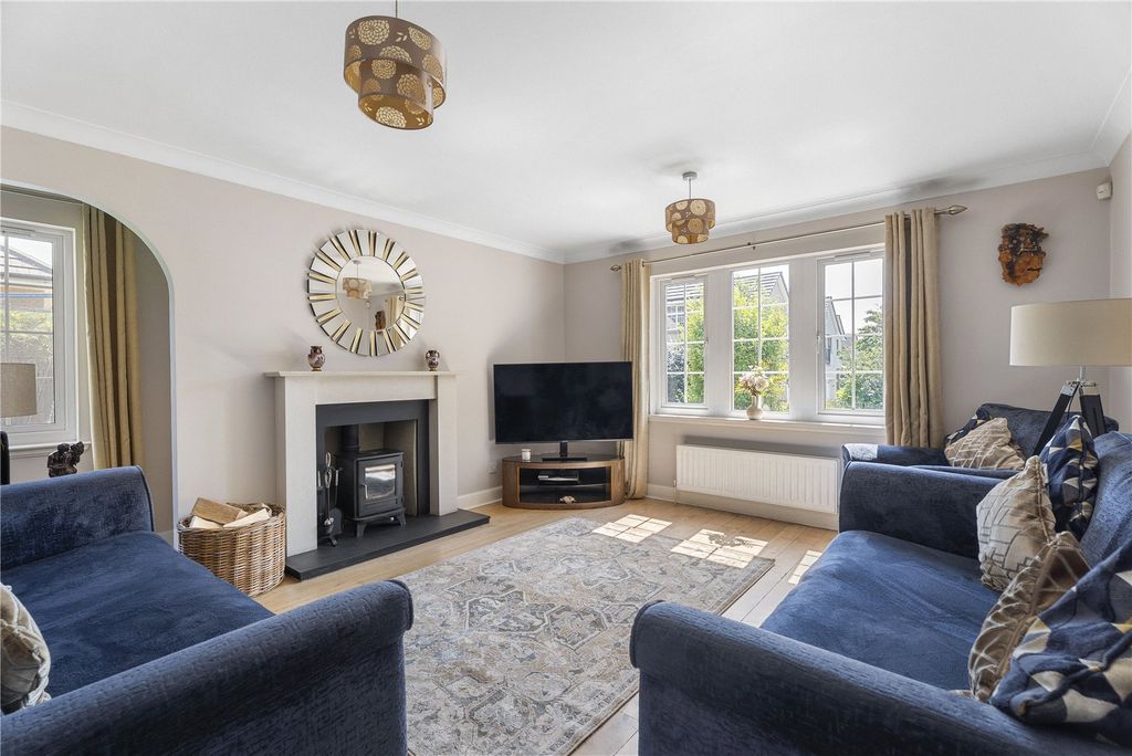 Property photo 2 of 31 Alderston Gardens