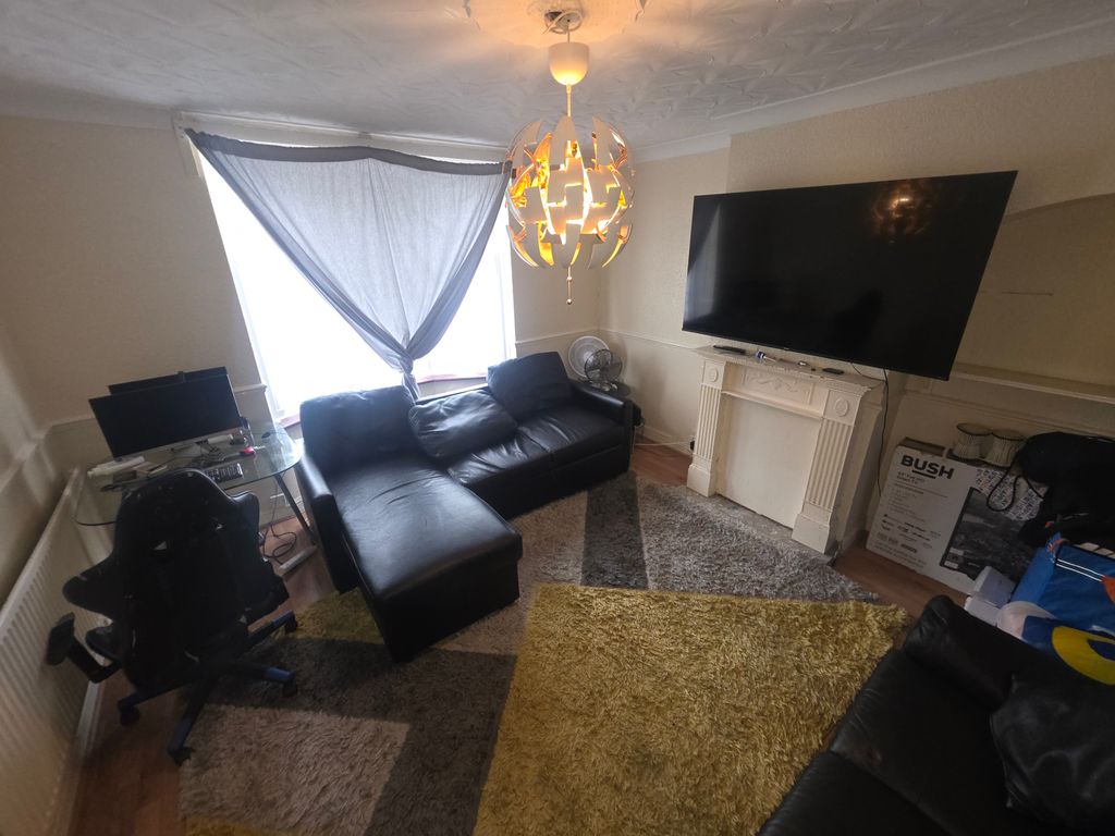 Property photo 2 of 8