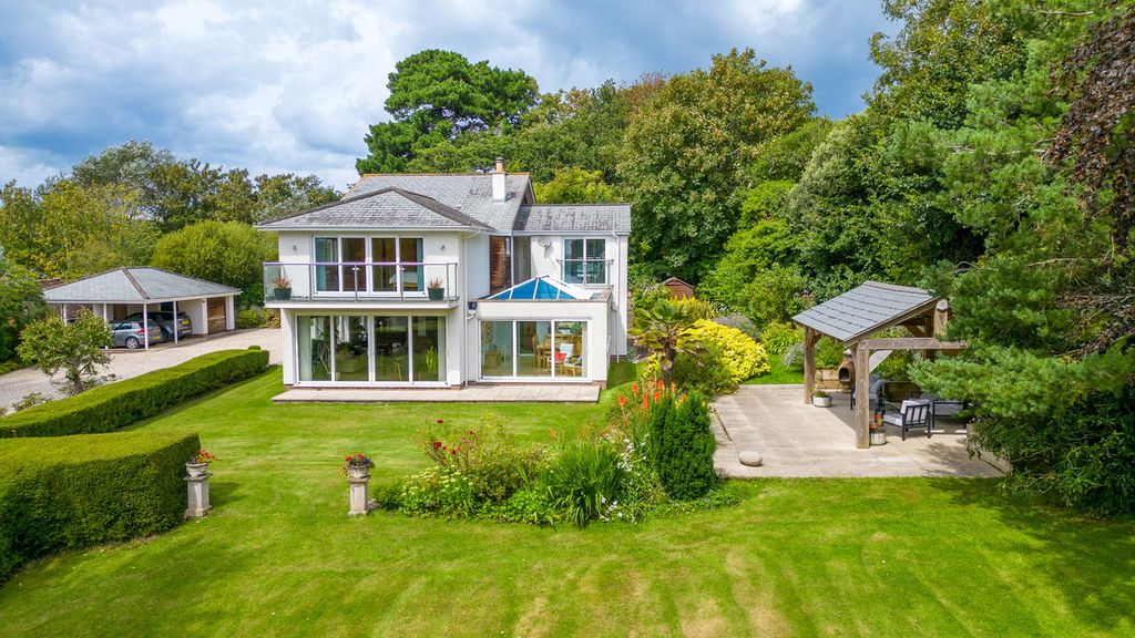 Property photo 2 of 26