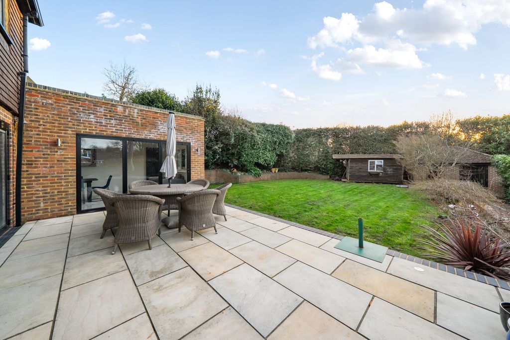 Property photo 3 of 21 Garden