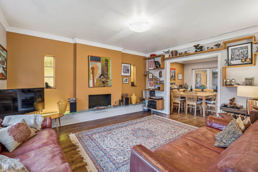 Property photo 3 of 19