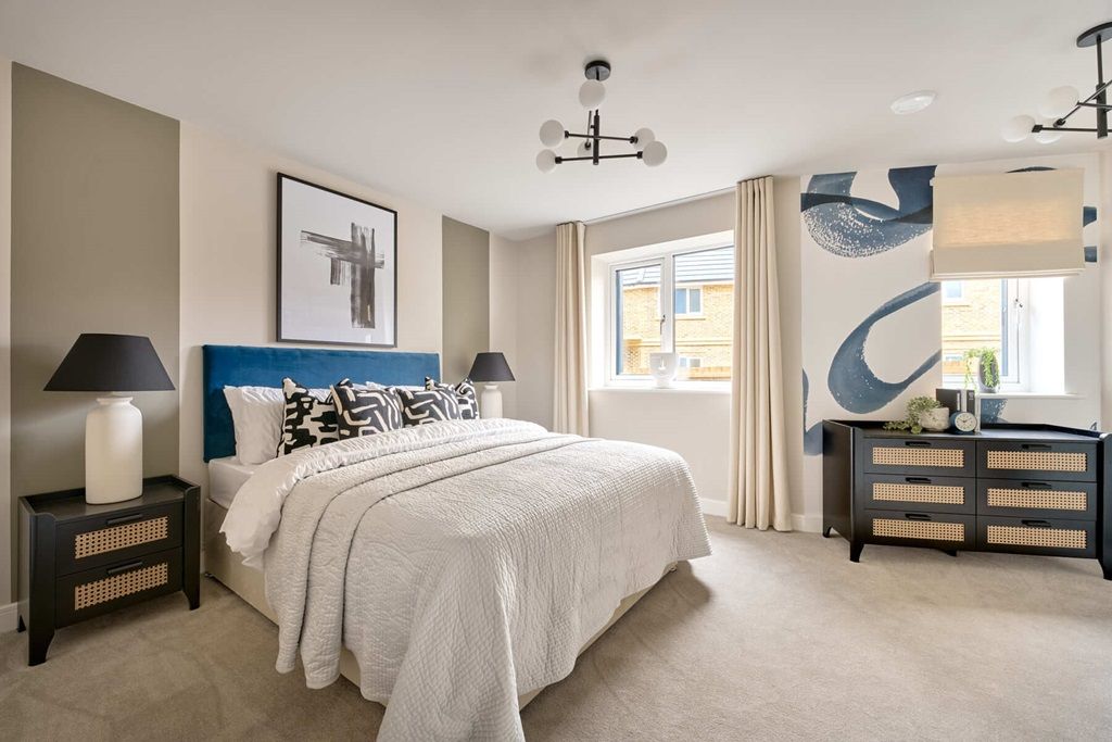 Property photo 1 of 12 A Spacious And Bright Main Bedroom