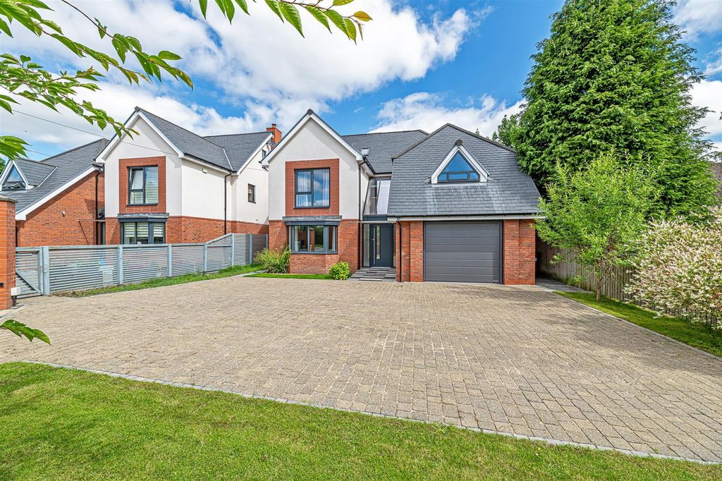 Property photo 1 of 25 Front External