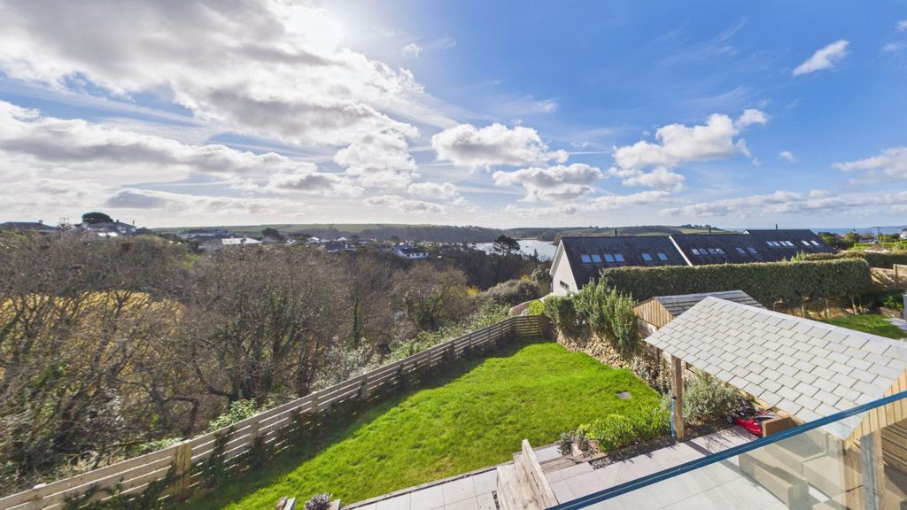 Property photo 3 of 21 4139603